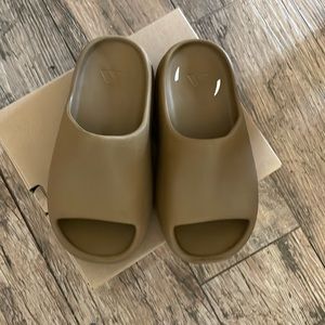 Adidas Yeezy slide kids